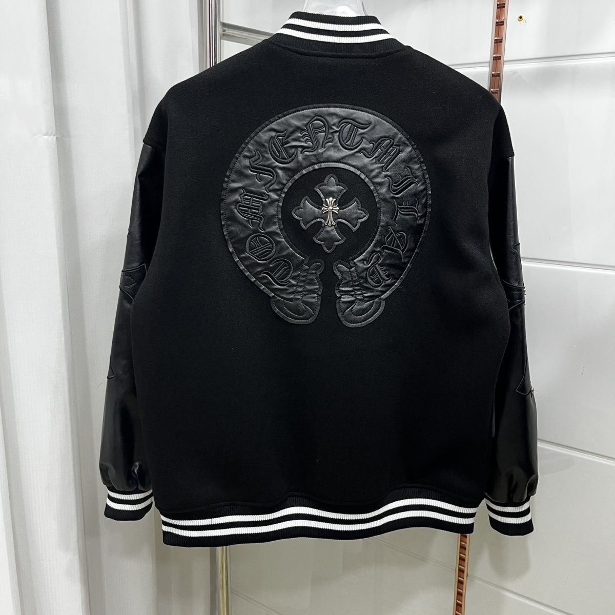 ファッショナブルな新しいレトロな刺繍のトレンドブランドのゆったりとした野球ジャケット