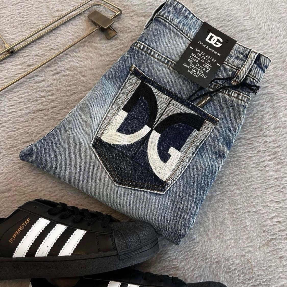 高級刺繍入りトレンドブランドパンツジーンズメンズ新作カジュアルパンツ