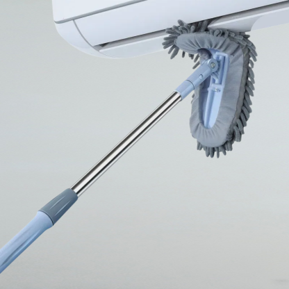 Hands-free wet and dry chenille mop