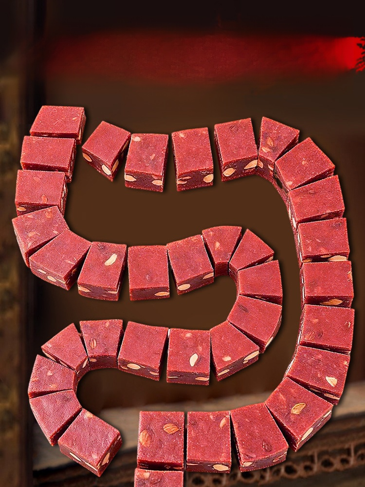 【明目順腸補腦】藍莓核桃夾心山楂，每一口都驚豔。藍莓果香、山楂酸度與核桃溫潤香氣，精緻工藝確保每顆夾心飽滿扎實。三效合一的創新口感