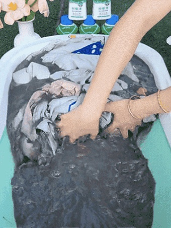 💥強力去漬💥，全效瓦解頑固污漬。一洗如新，污漬煩惱不再愁! 比普通洗衣液強10倍，頑固污漬一泡即淨！