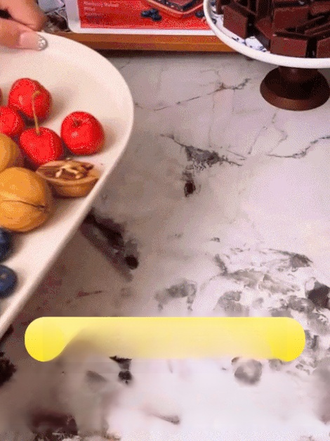 【明目順腸補腦】藍莓核桃夾心山楂，每一口都驚豔。藍莓果香、山楂酸度與核桃溫潤香氣，精緻工藝確保每顆夾心飽滿扎實。三效合一的創新口感