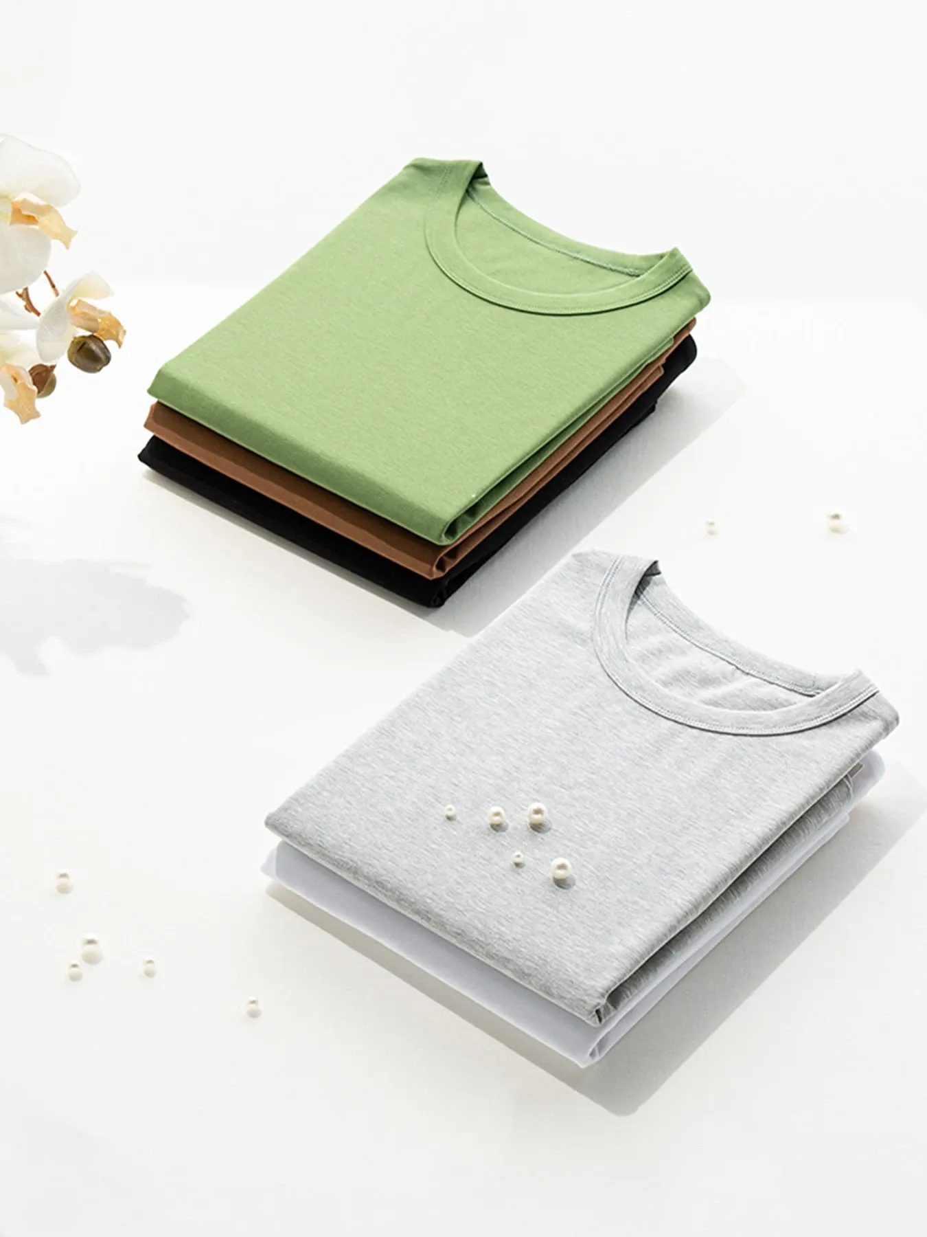 ミニマルな抗菌ノンアイロン半袖Tシャツ