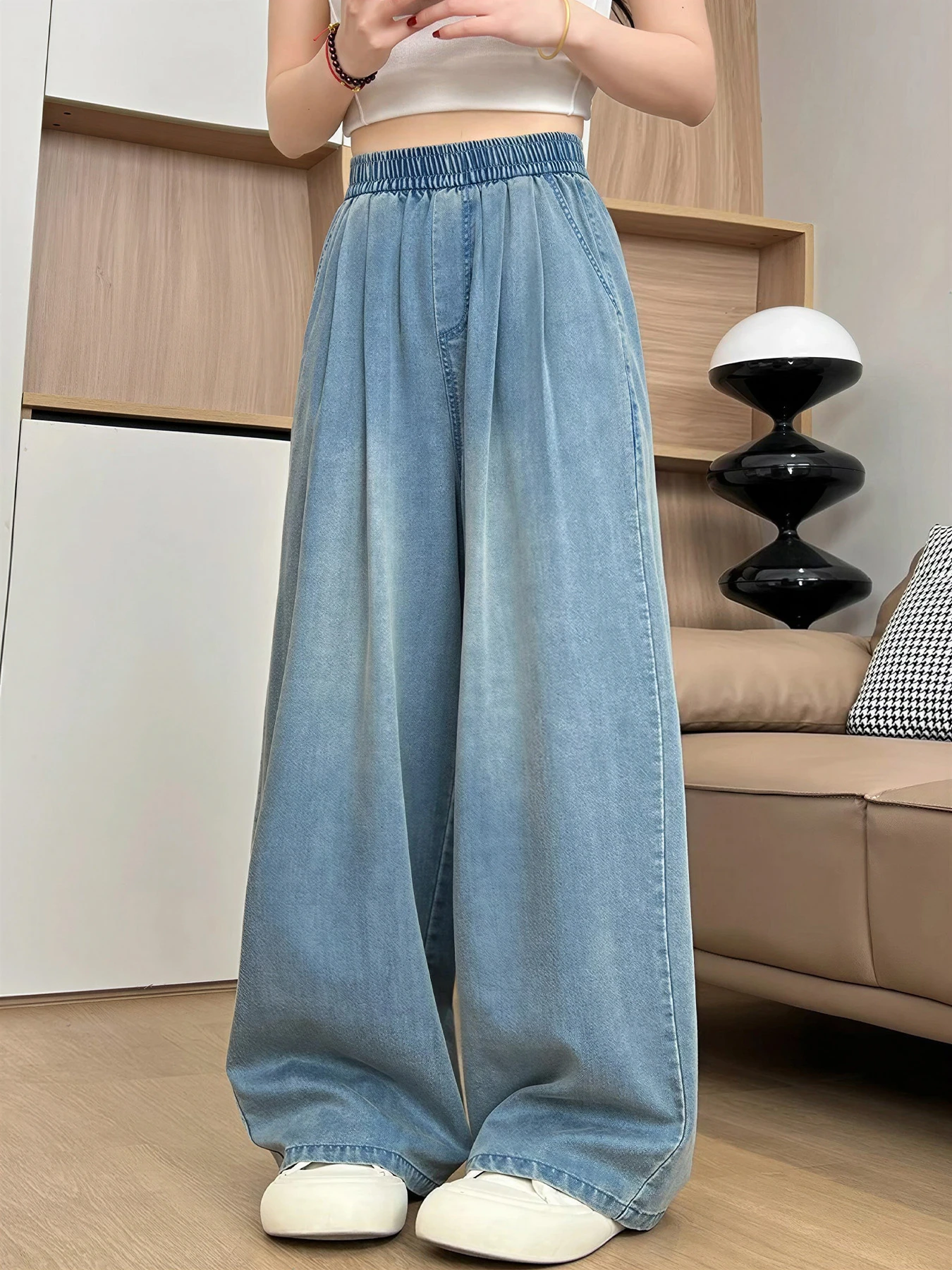 薄手リヨセル素材カジュアルなストレートデニムパンツ