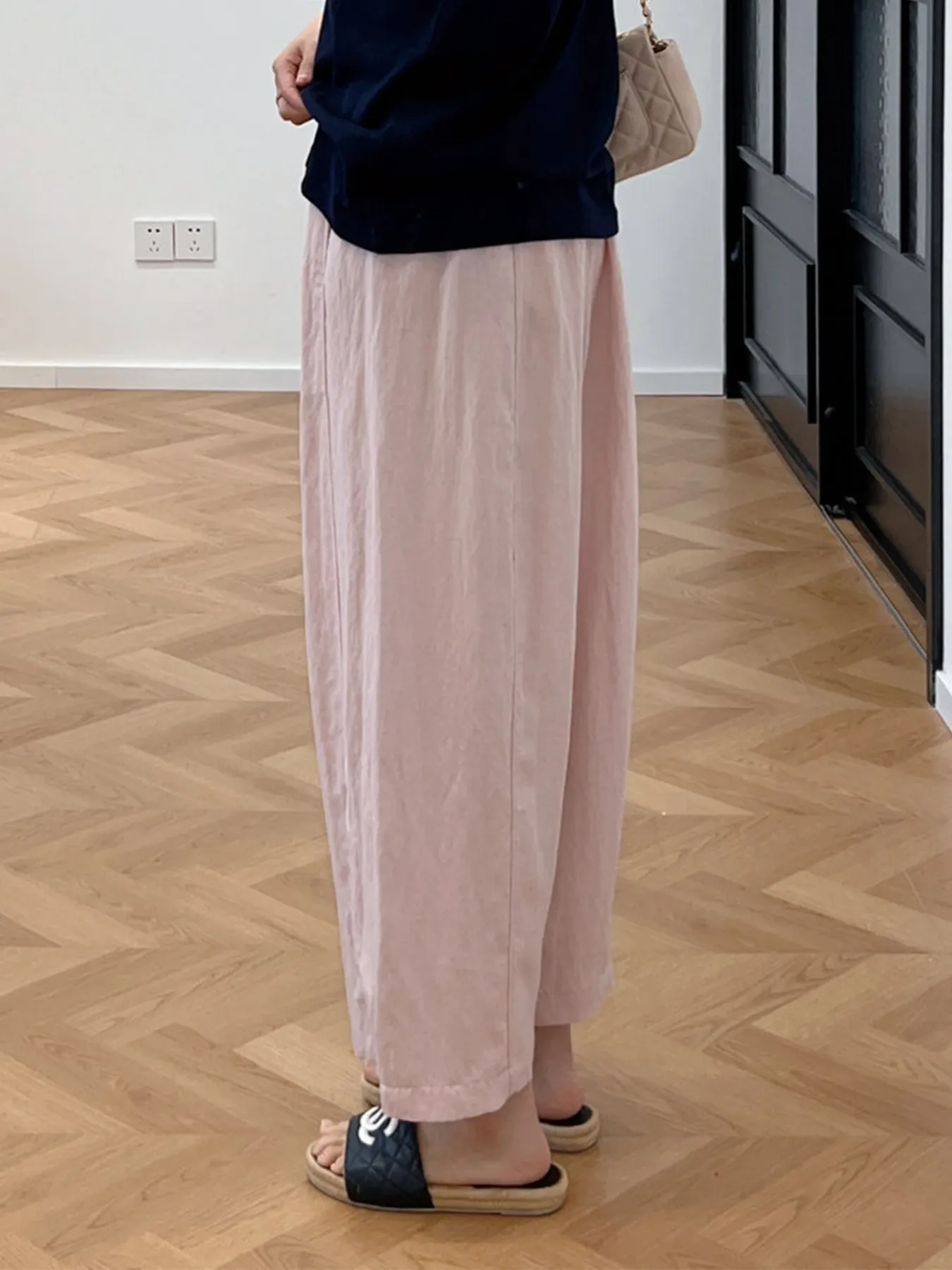 ゆったりカジュアルなワイドパンツ