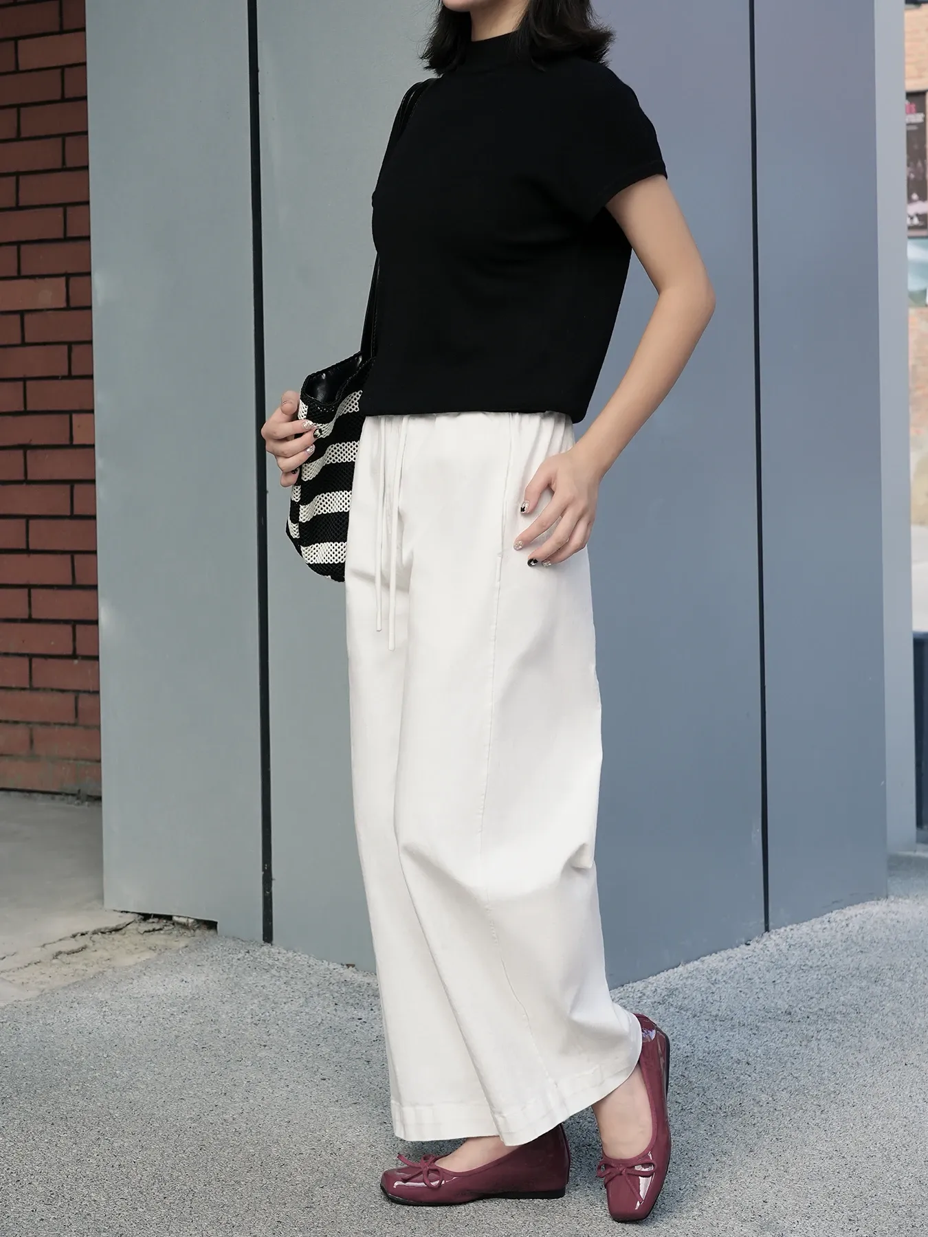 「身長150cm以上向け」ゆったりカジュアルなワイドデニムパンツ