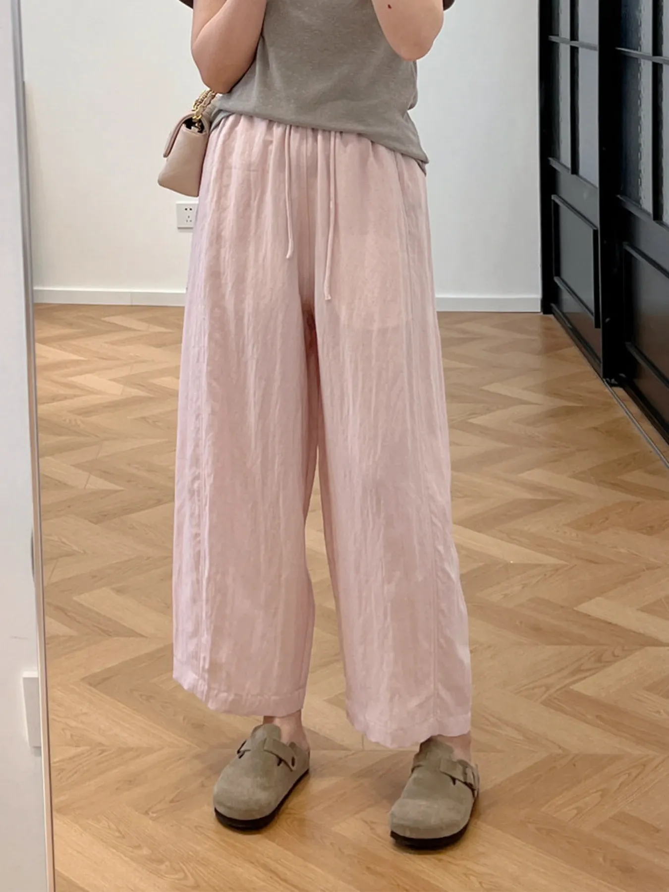 ゆったりカジュアルなワイドパンツ