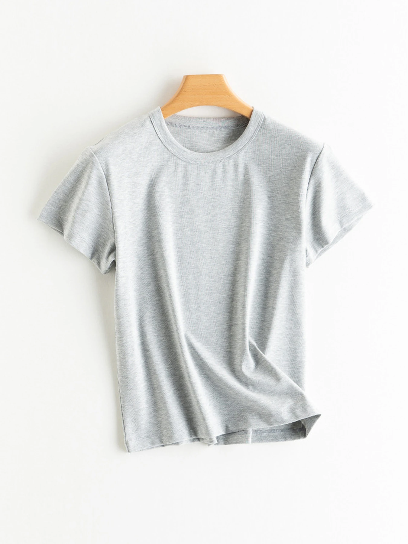ミニマルな抗菌ノンアイロン半袖Tシャツ