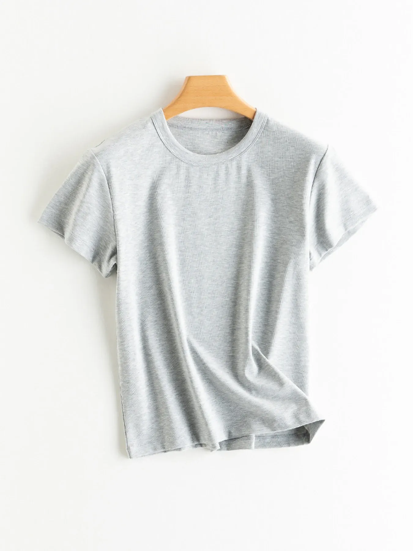 ミニマルな抗菌ノンアイロン半袖Tシャツ