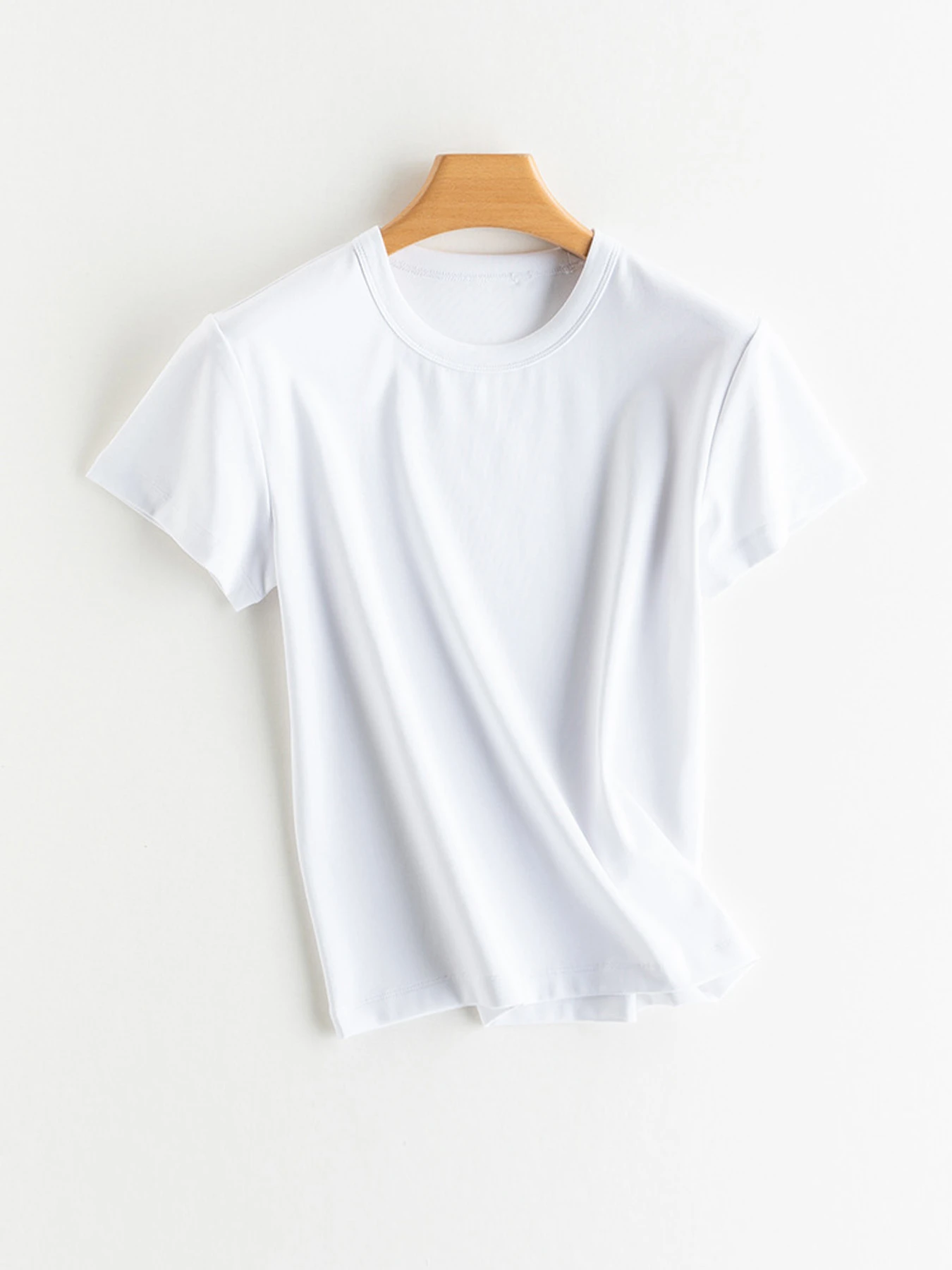 ミニマルな抗菌ノンアイロン半袖Tシャツ
