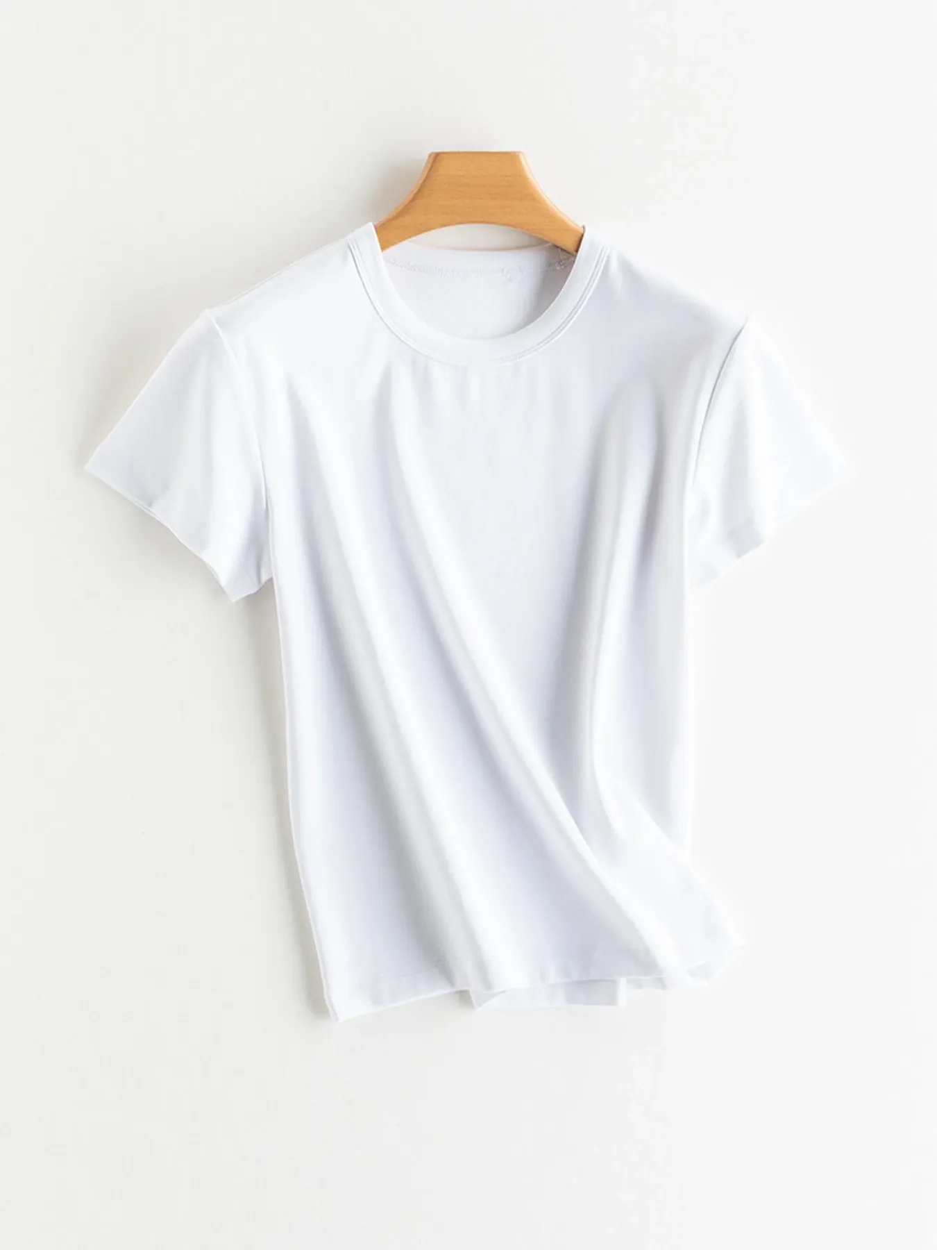 ミニマルな抗菌ノンアイロン半袖Tシャツ