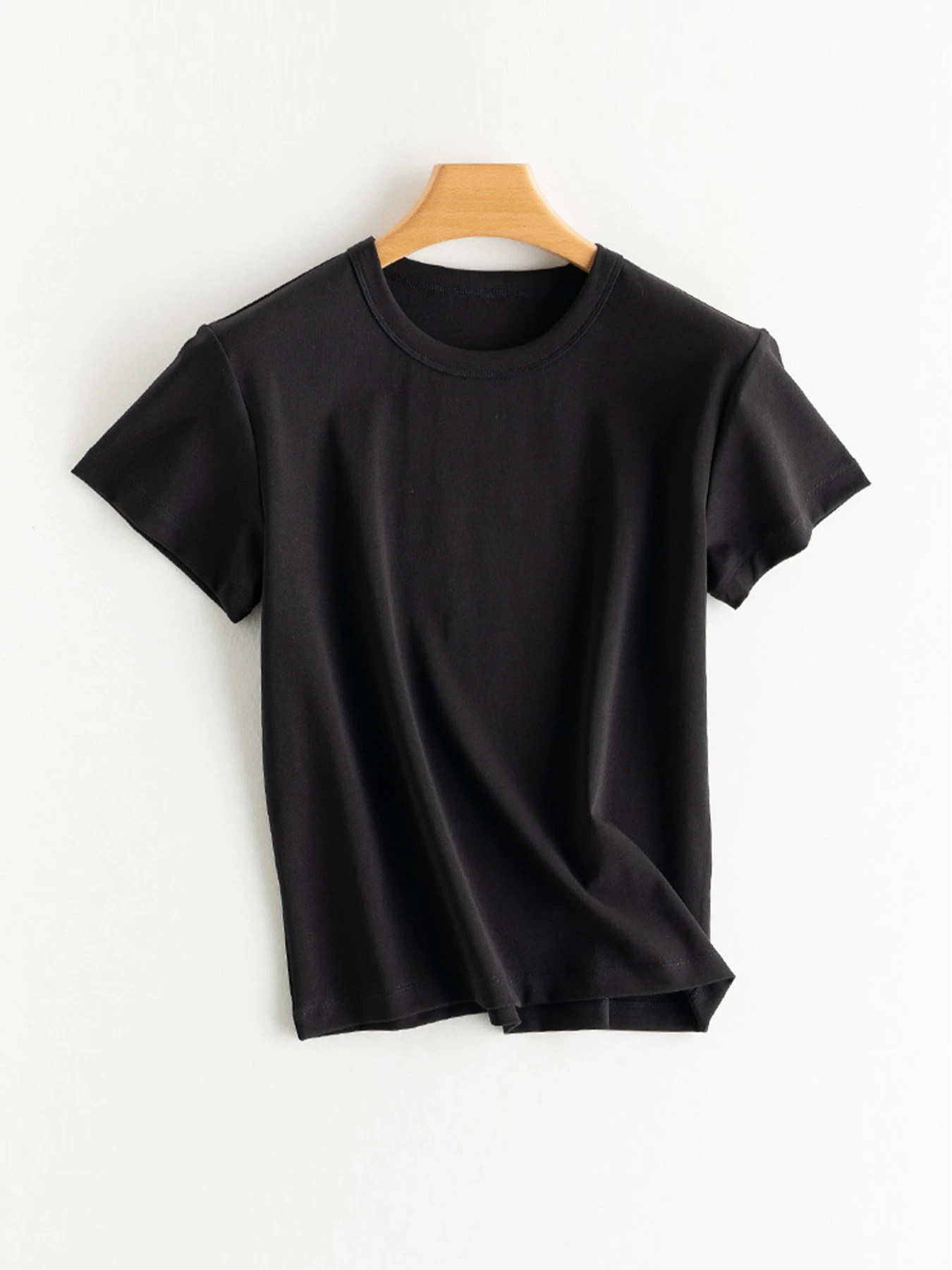 ミニマルな抗菌ノンアイロン半袖Tシャツ