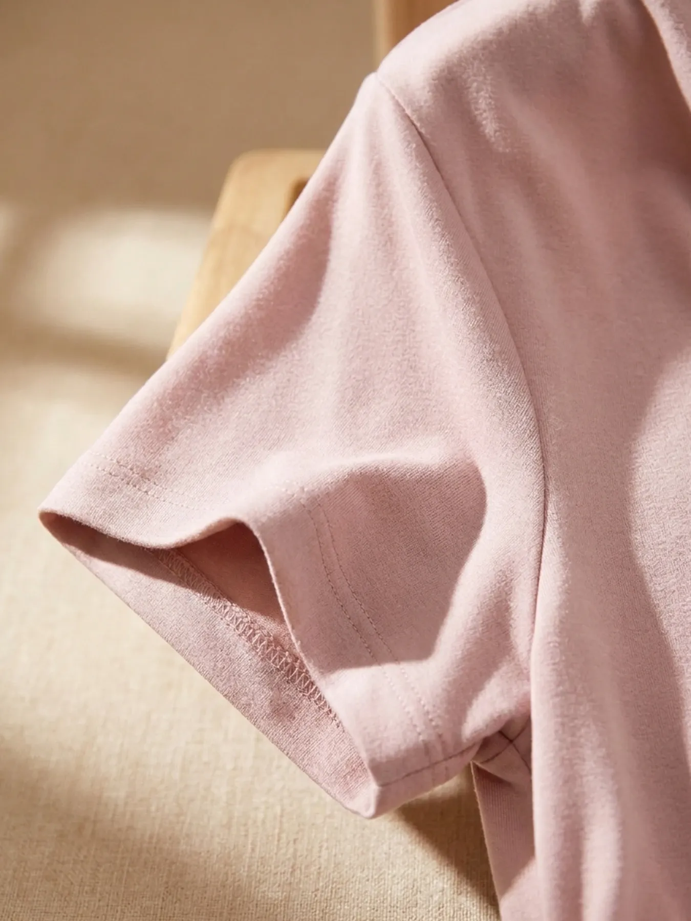 高級感溢れるドレープネックすっきり見え半袖Tシャツ 