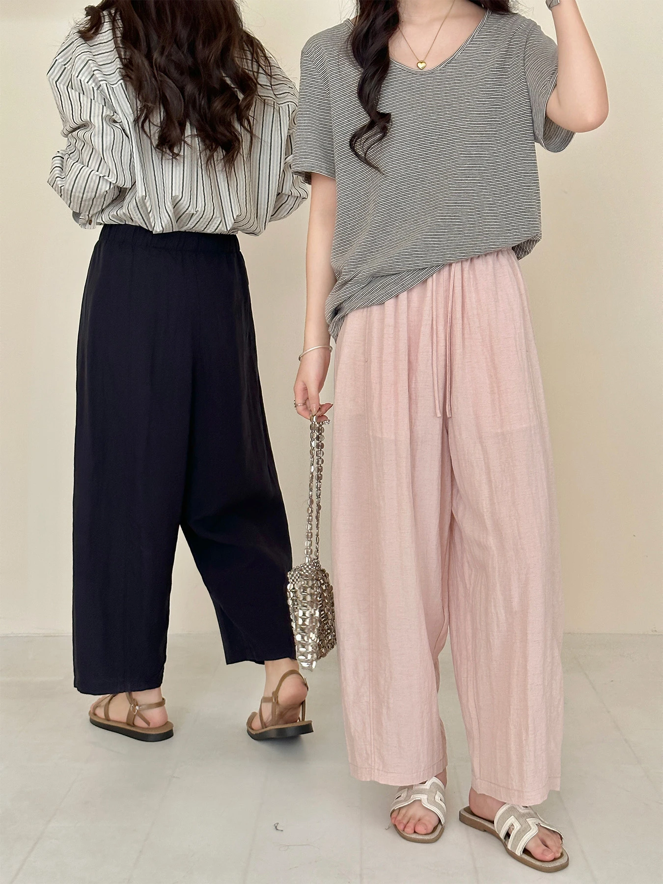 ゆったりカジュアルなワイドパンツ