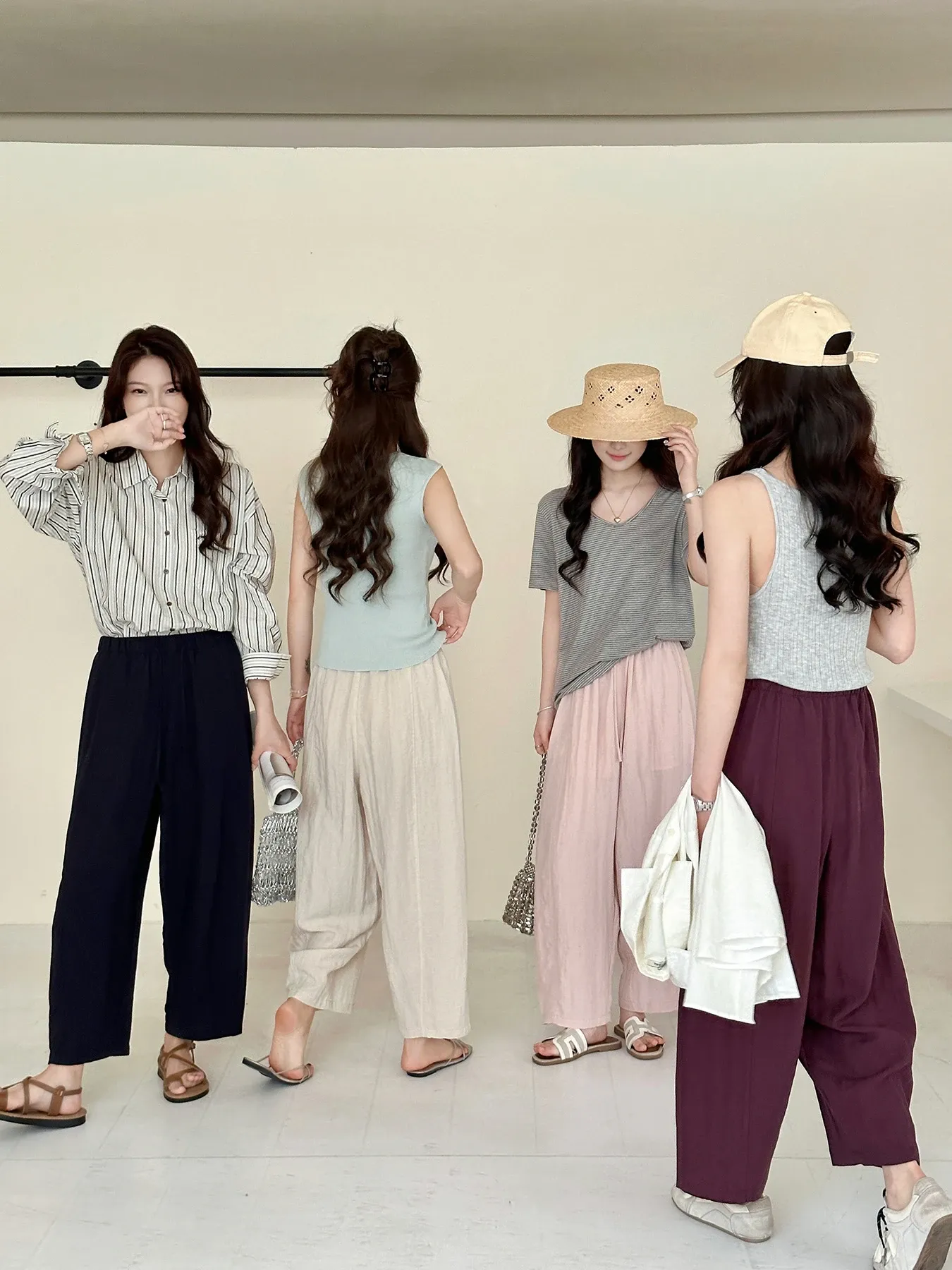 ゆったりカジュアルなワイドパンツ