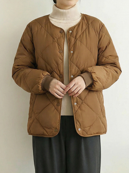 冬小柄さん向け軽量ゆったりノーカラーキルティングショート丈ダウンジャケット