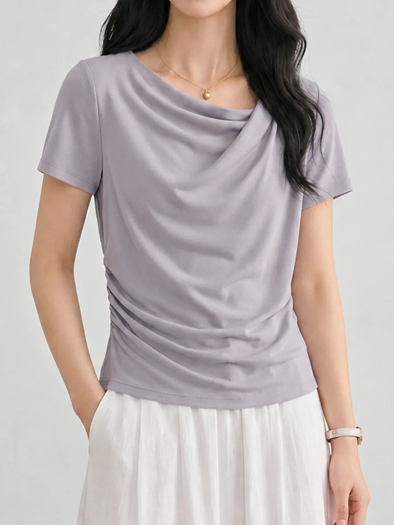 高級感溢れるドレープネックすっきり見え半袖Tシャツ 