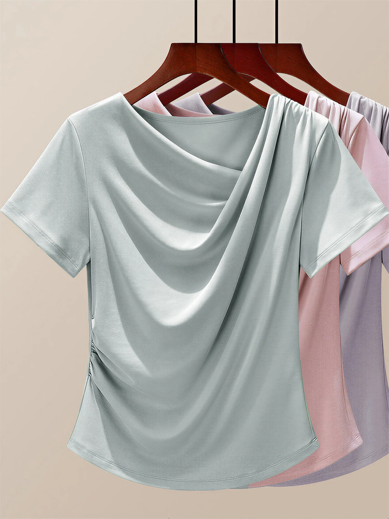 高級感溢れるドレープネックすっきり見え半袖Tシャツ 