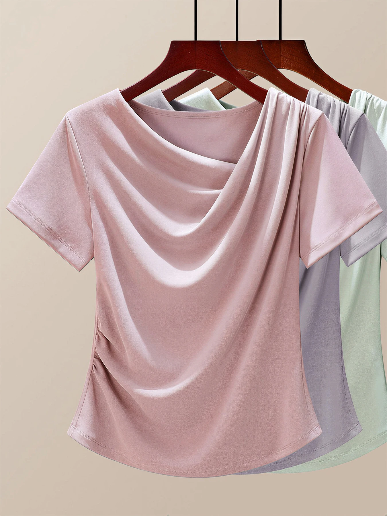 高級感溢れるドレープネックすっきり見え半袖Tシャツ 