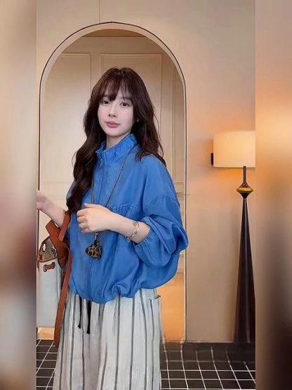 カジュアルなスタンドカラー ジップアップ仕様ドローストリング付きUVカットライトアウター
