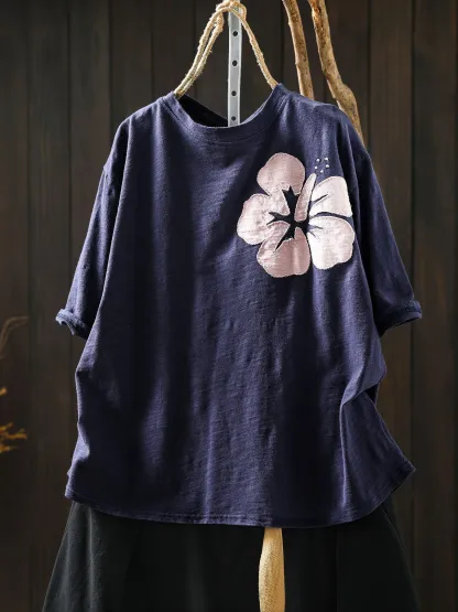 お洒落な花柄アップリケデザインの半袖Tシャツ