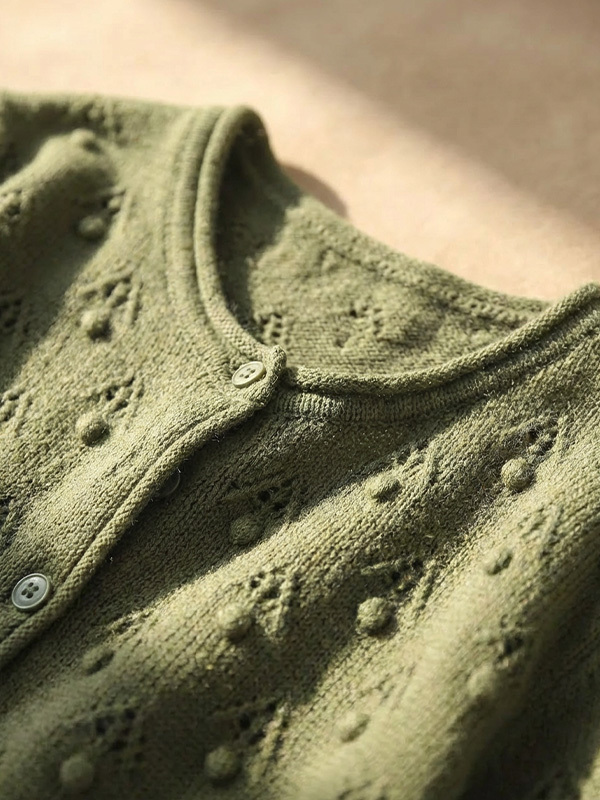 カジュアルなクルーネックシングルブレスト透かし編みニットカーディガン