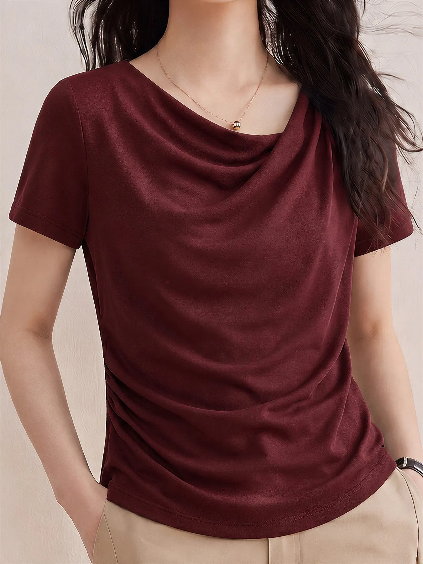 高級感溢れるドレープネックすっきり見え半袖Tシャツ 