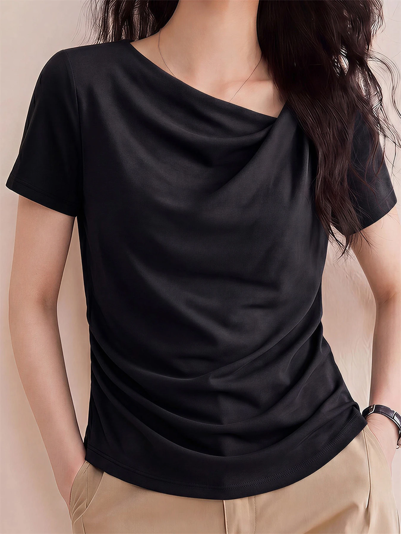 高級感溢れるドレープネックすっきり見え半袖Tシャツ 