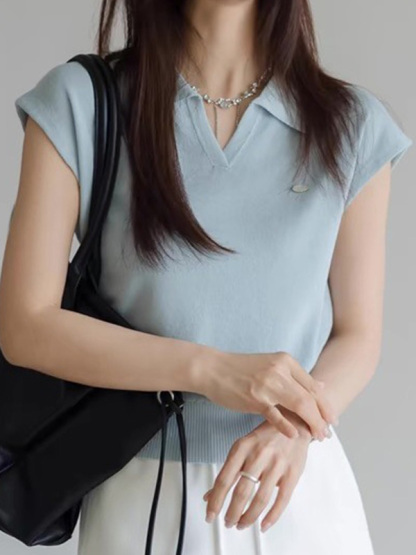 上品なポロ襟半袖ニットトップス