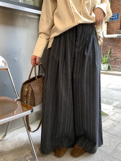 すっきり見え落ち感のあるストライプワイドパンツ