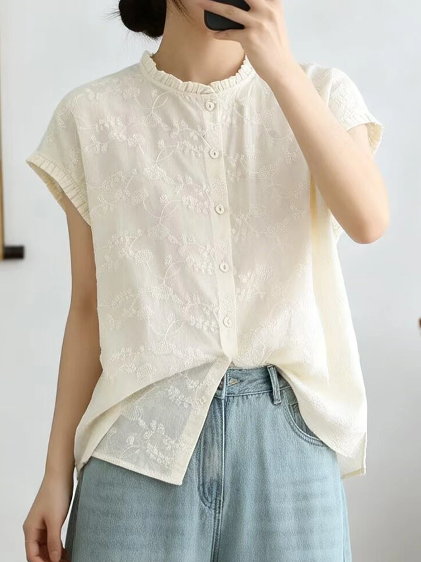 フリルカラー刺繍入りフレンチスリーブブラウス