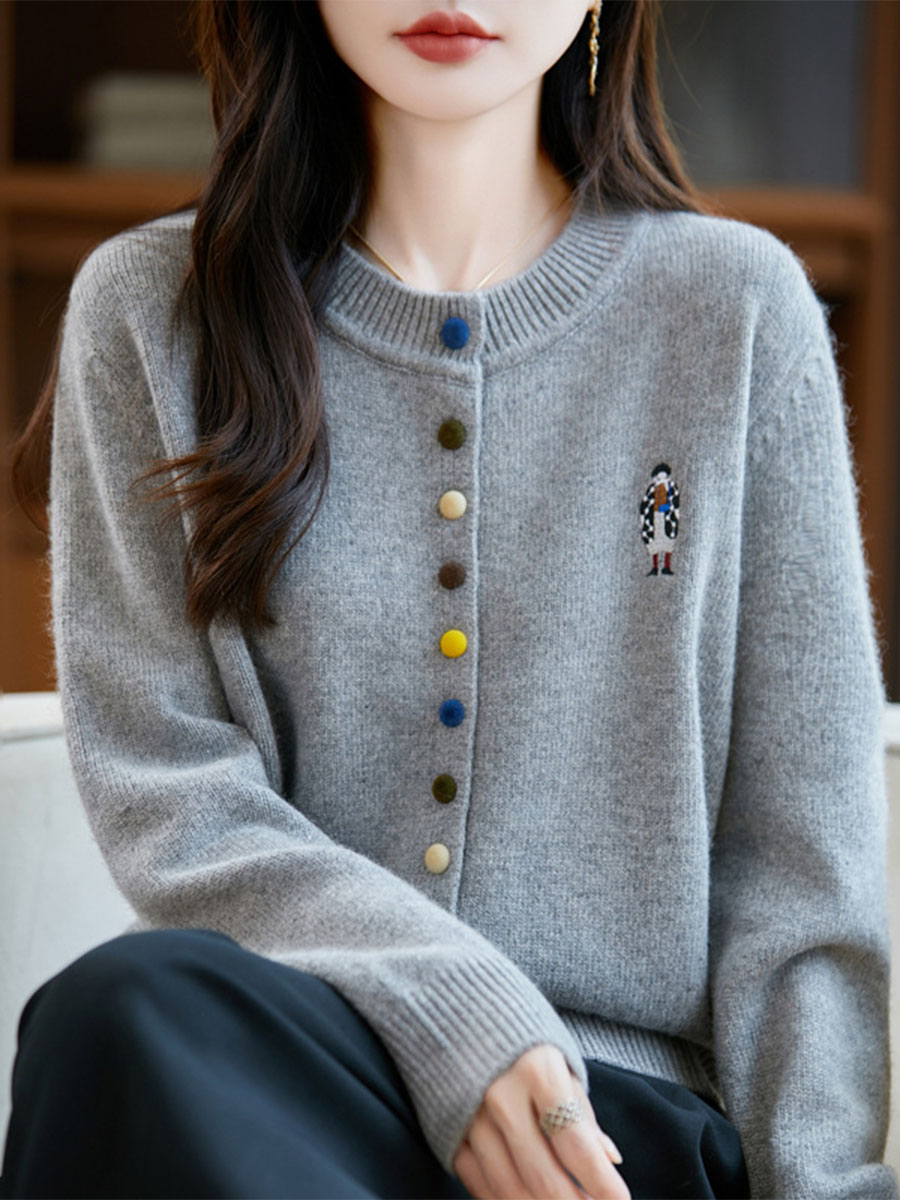 秋冬クルーネッカラーボタン刺繍入りふんわり起毛カーディガン -Sodemai
