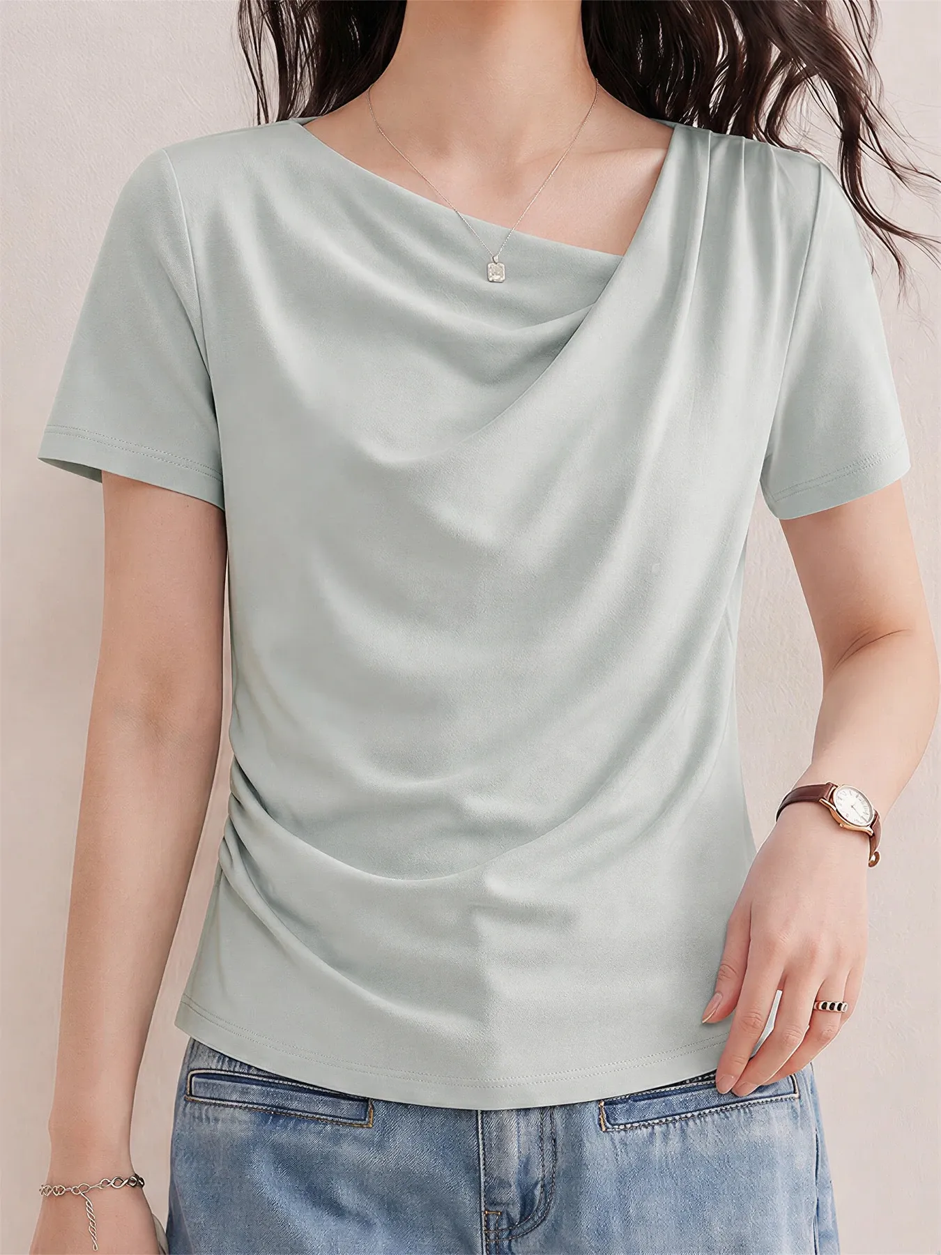 高級感溢れるドレープネックすっきり見え半袖Tシャツ 