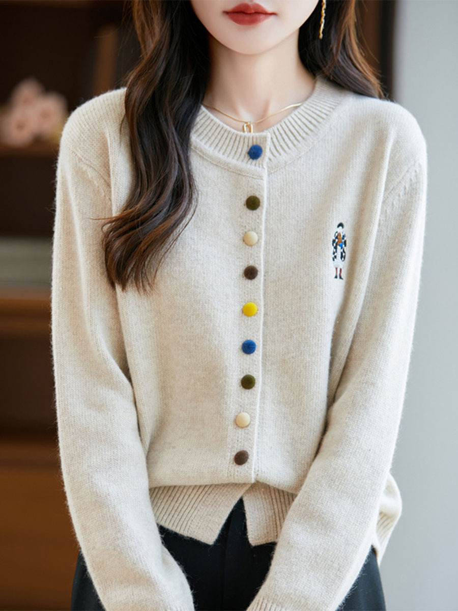 秋冬クルーネッカラーボタン刺繍入りふんわり起毛カーディガン -Sodemai