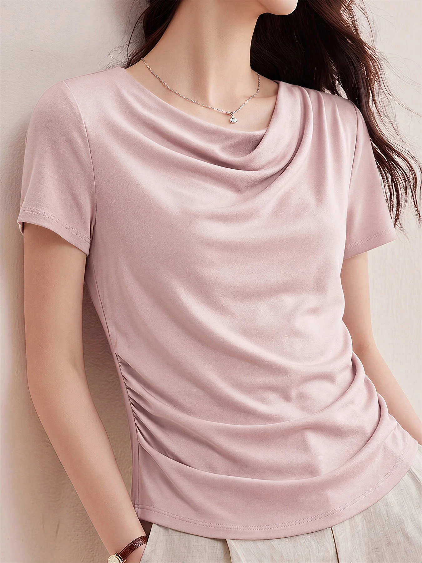 高級感溢れるドレープネックすっきり見え半袖Tシャツ 