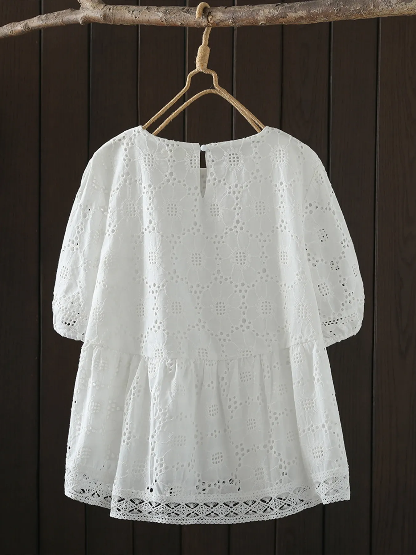 刺繍レースラウンドネック半袖ブラウス
