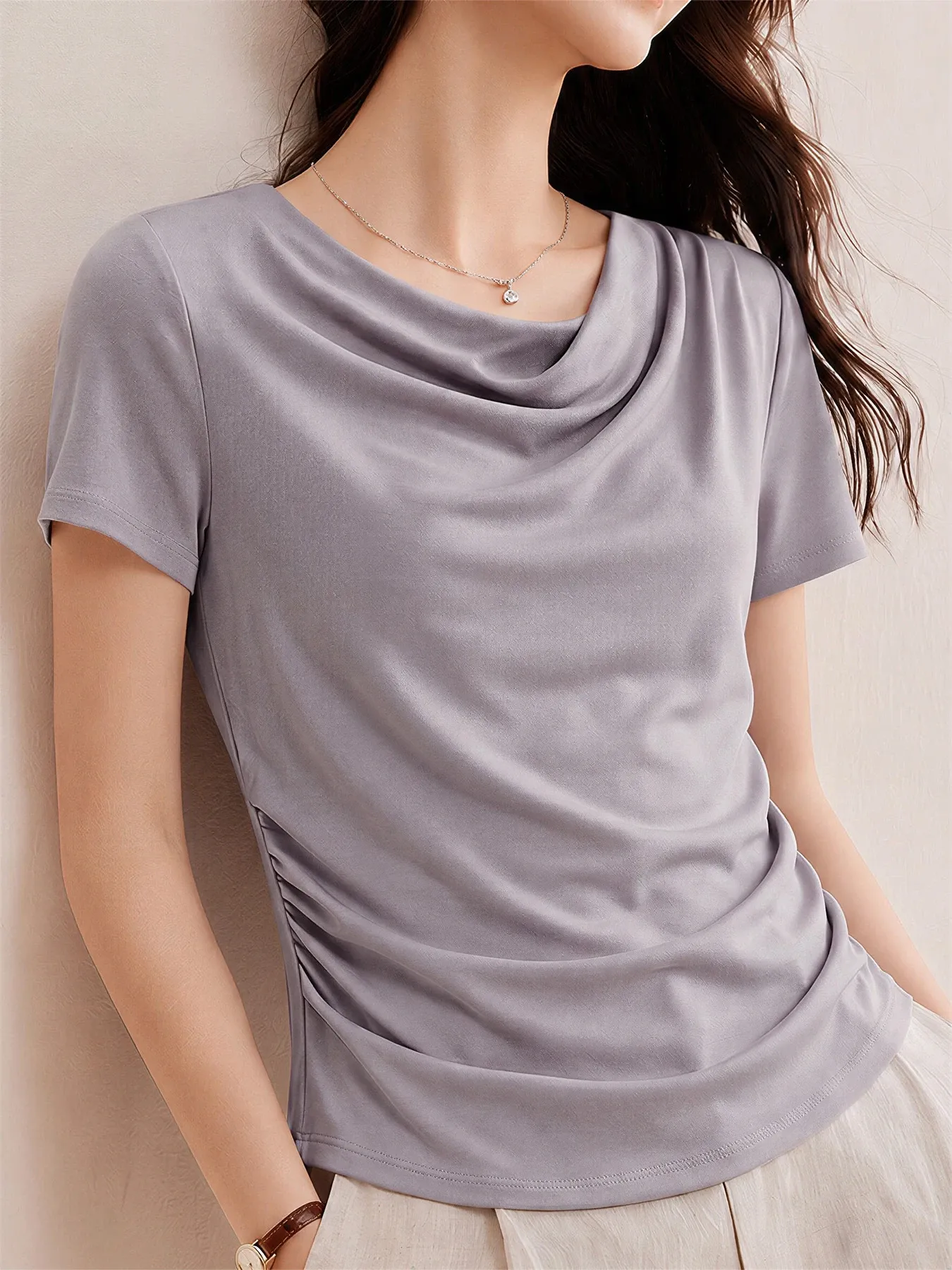 高級感溢れるドレープネックすっきり見え半袖Tシャツ 