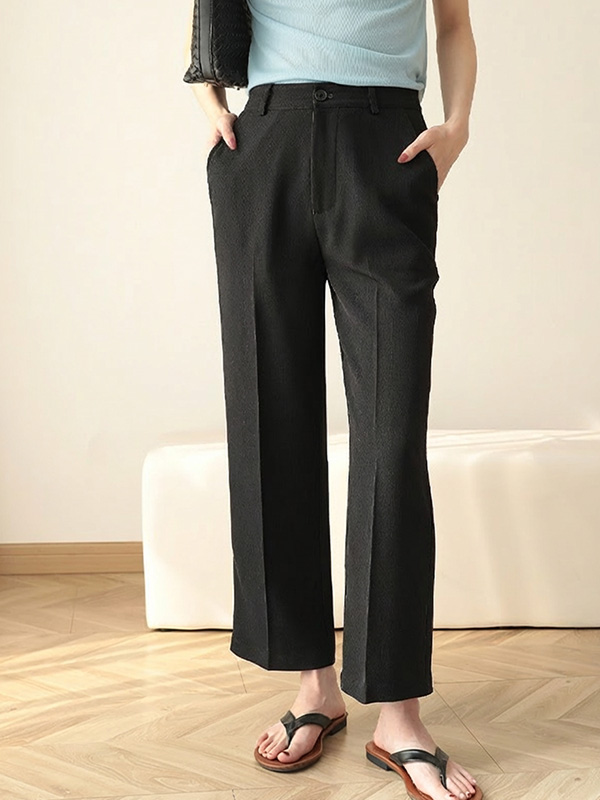 「身長151cm以上向け」ドレープ感のある細見えカジュアルなストレートパンツ