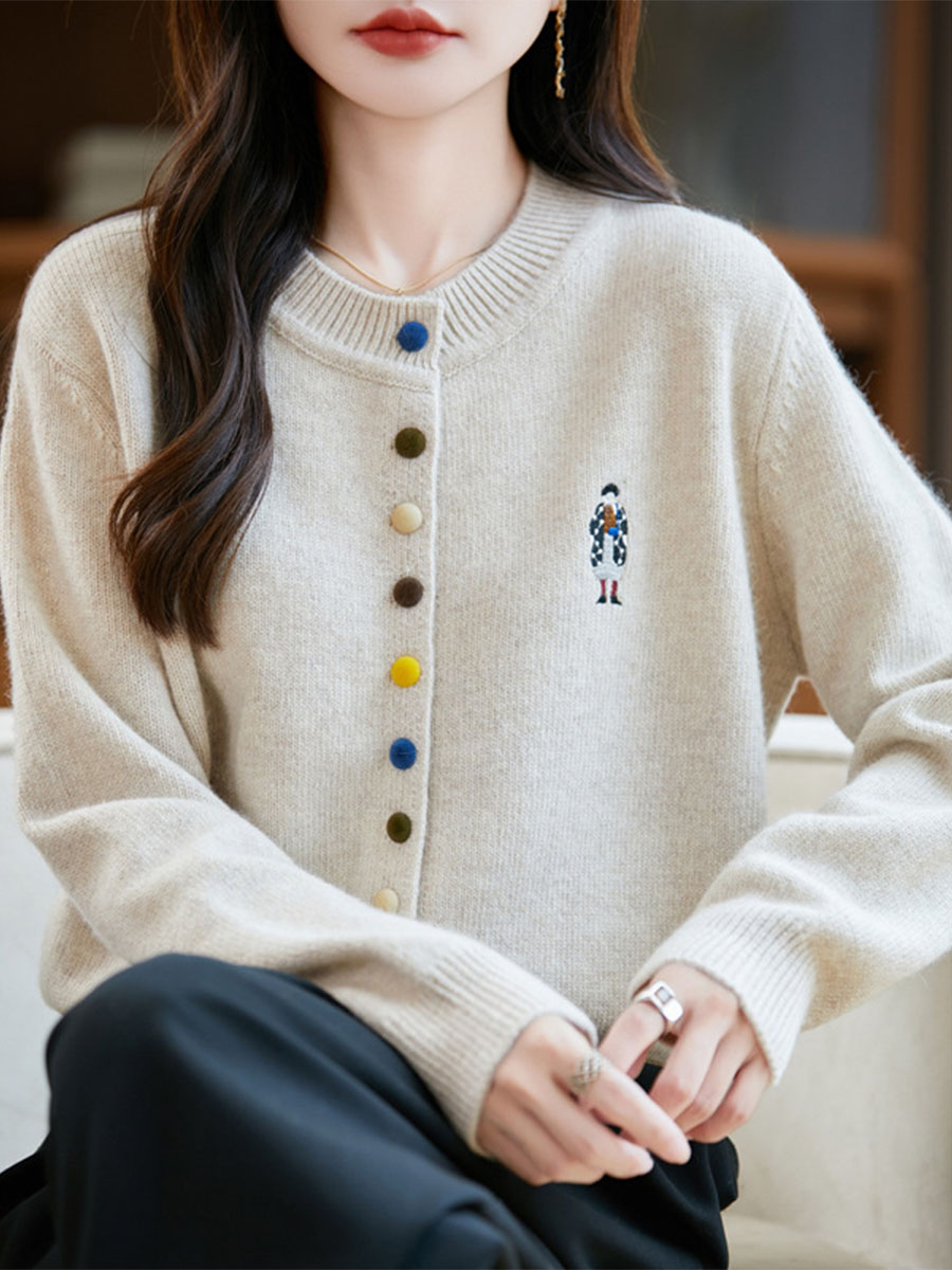 秋冬クルーネッカラーボタン刺繍入りふんわり起毛カーディガン -Sodemai