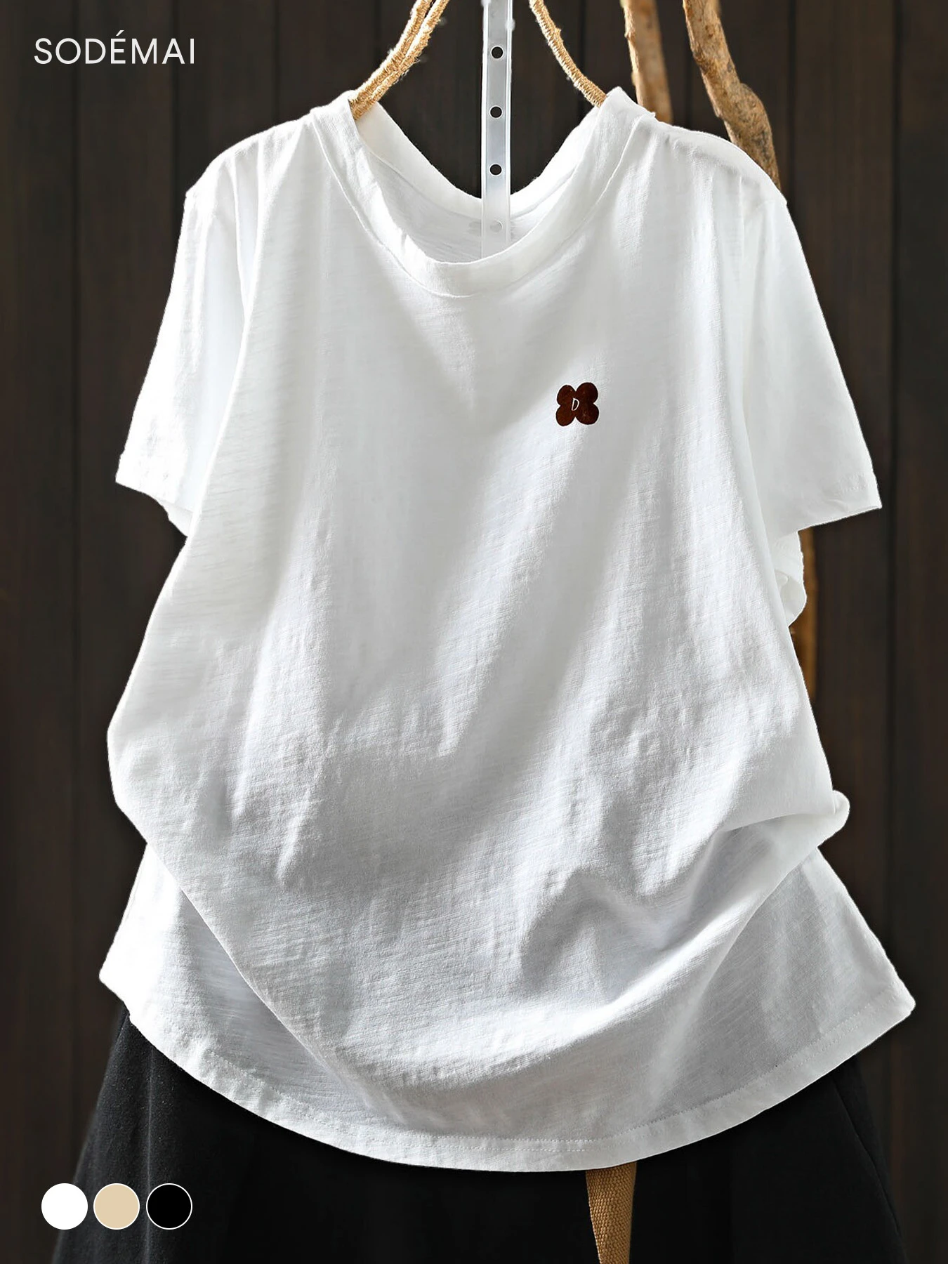上品さ漂う小花ワッペン付きコットン100％半袖Tシャツ