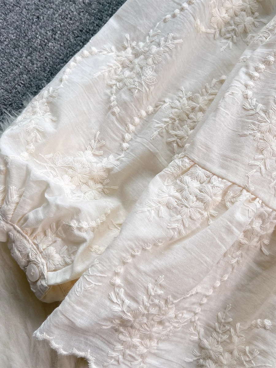 大人可愛い刺繍ゆったりコットンブラウス-Sodemai