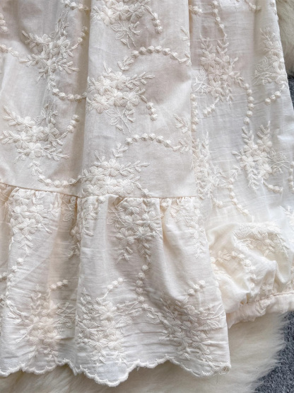 大人可愛い刺繍ゆったりコットンブラウス-Sodemai