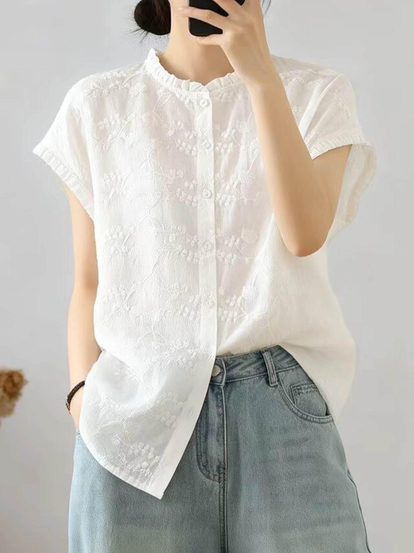 フリルカラー刺繍入りフレンチスリーブブラウス