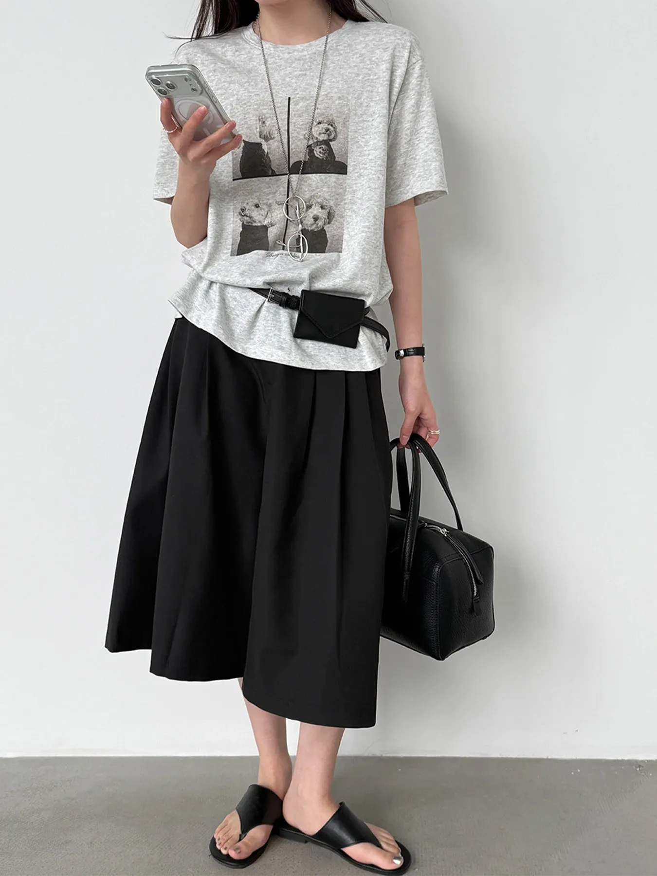 ゆったり着回し力抜群犬柄プリント入り半袖Tシャツ