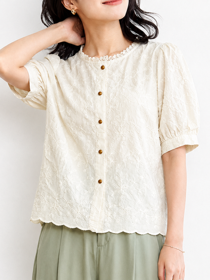 コットン刺繍入り レースフリル付きクルーネックブラウス