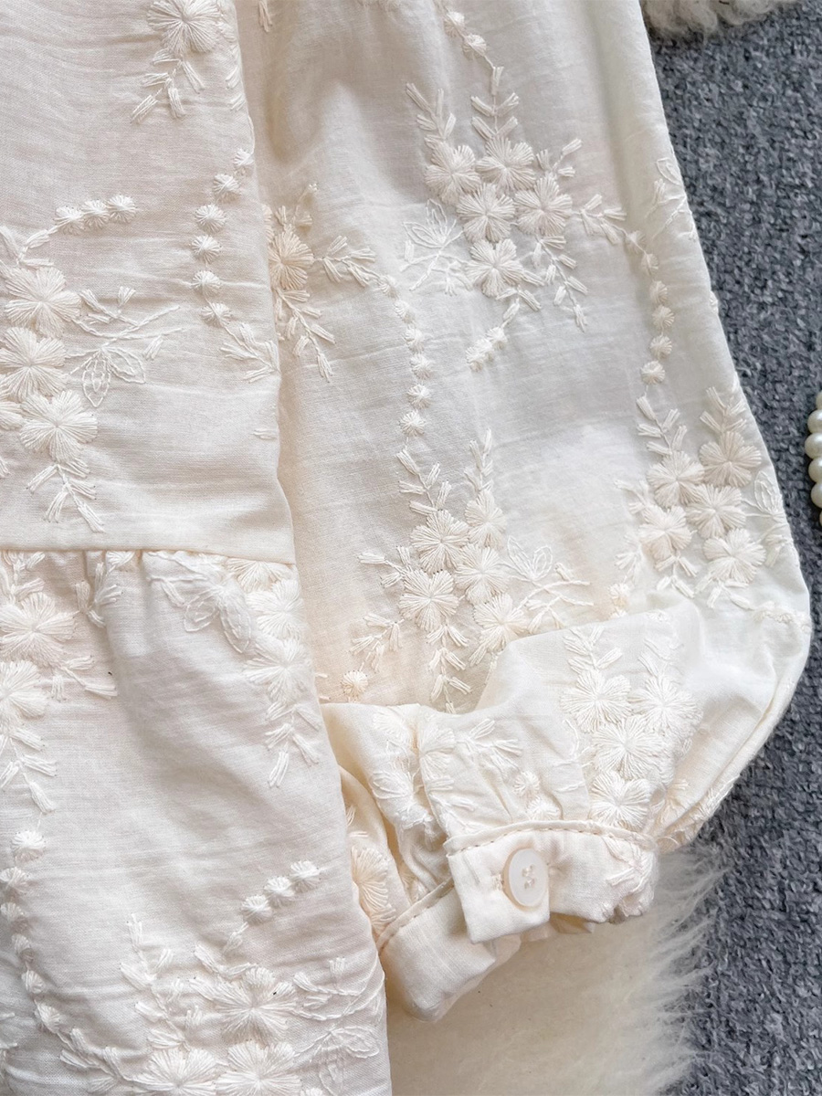 大人可愛い刺繍ゆったりコットンブラウス-Sodemai