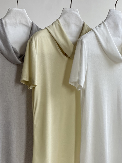 シンプルなデザインくしゅっとネック薄手半袖Tシャツ
