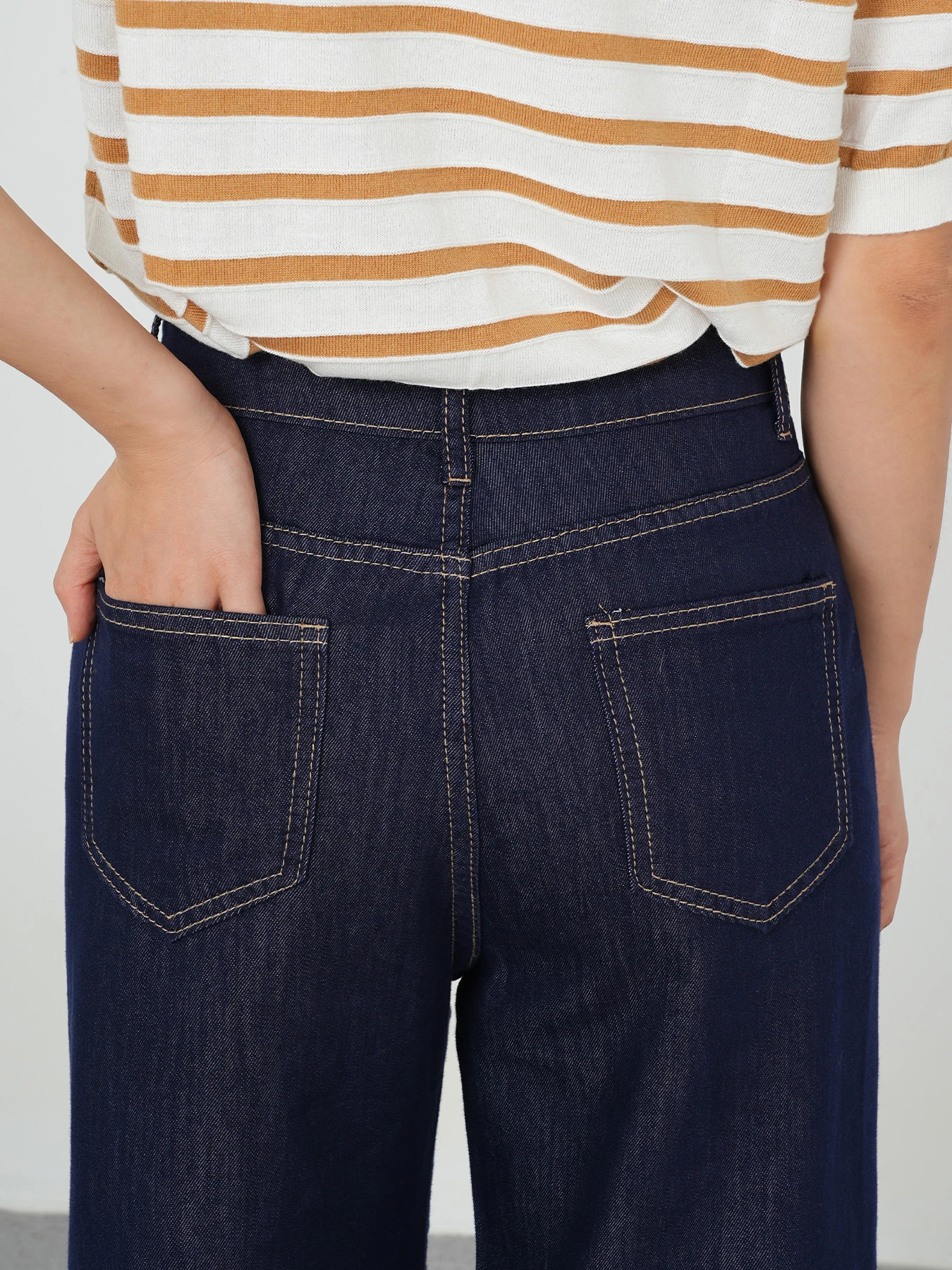 小柄向けすっきり見えハイウエストストレートデニムパンツ 