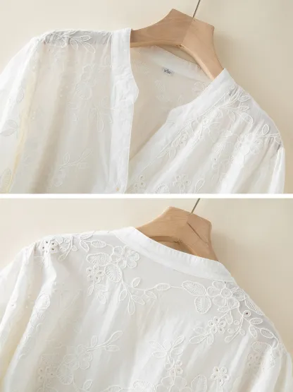 コットン100％レース刺繍入りVネックブラウス
