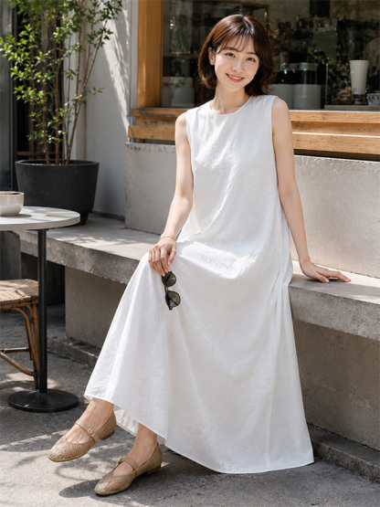 ゆったりシルエット細見え刺繍入り ノースリーブワンピース